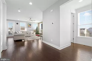 25528 Woodbine Farm Dr, Chantilly, VA 20152 - Photo 10