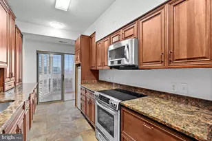 19375 Cypress Ridge Terrace, Leesburg, VA 20176 - Photo 6