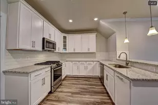 45161 Admiral Dr, Sterling, VA 20166 - Photo 12