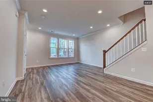 45161 Admiral Dr, Sterling, VA 20166 - Photo 4