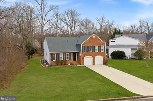 21 Lipscomb Ct, Sterling, VA 20165 - Photo 2