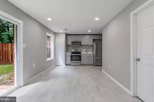 46607 Carriage Ct, Sterling, VA 20164 - Photo 12