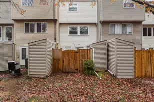 307 Brethour Ct, Sterling, VA 20164 - Photo 2