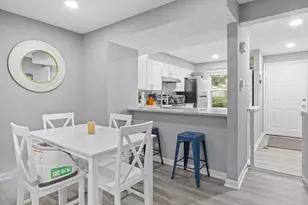 307 Brethour Ct, Sterling, VA 20164 - Photo 6