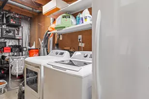 307 Brethour Ct, Sterling, VA 20164 - Photo 20