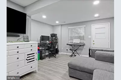 307 Brethour Court, Sterling, VA 20164 - Photo 18