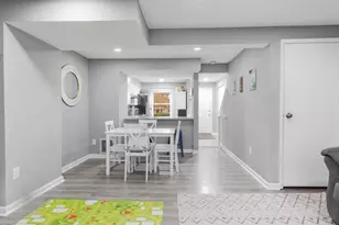 307 Brethour Ct, Sterling, VA 20164 - Photo 8