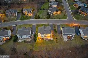 22558 Forest Run Dr, Ashburn, VA 20148 - Photo 10