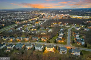 22558 Forest Run Dr, Ashburn, VA 20148 - Photo 14