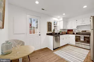 37 Alden Ct, Sterling, VA 20165 - Photo 12