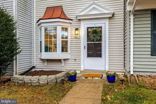 37 Alden Ct, Sterling, VA 20165 - Photo 2