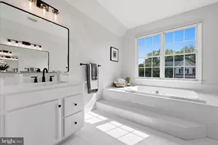 22806 Oatlands Grove Pl, Ashburn, VA 20148 - Photo 36