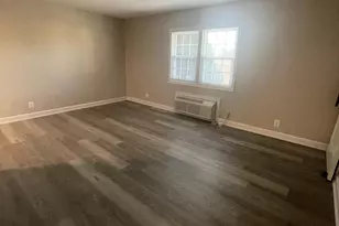 110 N College Dr N, Sterling, VA 20164 - Photo 2