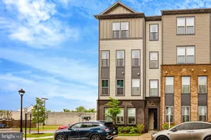 20941 Bluebird Sq, Sterling, VA 20165 - Photo 2