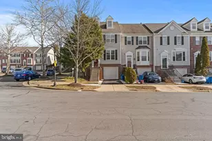 25450 Upper Clubhouse Dr, Chantilly, VA 20152 - Photo 2