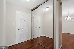 19385 Cypress Ridge Terrace, Leesburg, VA 20176 - Photo 4