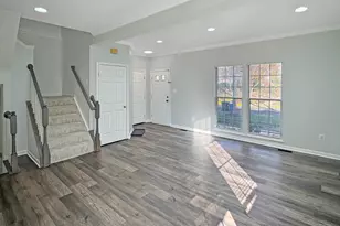 25415 Morse Dr, Chantilly, VA 20152 - Photo 2