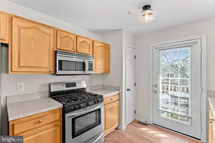 43374 Greyswallow Terrace, Ashburn, VA 20147 - Photo 16