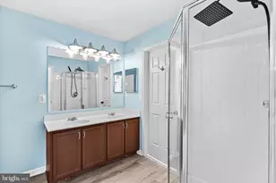 43374 Greyswallow Terrace, Ashburn, VA 20147 - Photo 32