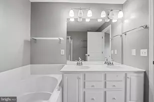 46966 Courtyard Sq, Sterling, VA 20164 - Photo 26