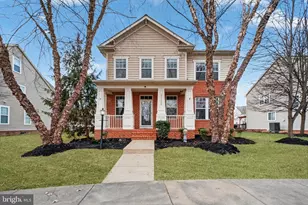 23106 Bronstein Ln, Brambleton, VA 20148 - Photo 2