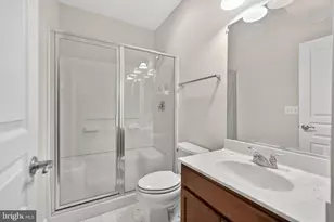 23106 Bronstein Ln, Brambleton, VA 20148 - Photo 38