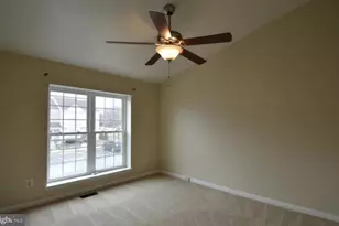 22 Essex Square, Sterling, VA 20164 - Photo 8