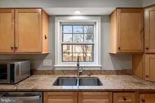 641 W Country Club Dr, Purcellville, VA 20132 - Photo 14