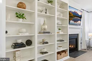 43038 Tippman Pl, Chantilly, VA 20152 - Photo 16