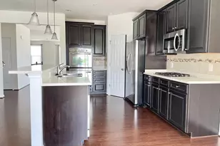 43913 Centergate Dr, Ashburn, VA 20148 - Photo 4