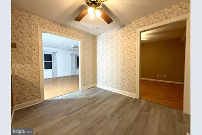 905 W Poplar Road, Sterling, VA 20164 - Photo 20