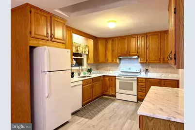 905 W Poplar Road, Sterling, VA 20164 - Photo 12