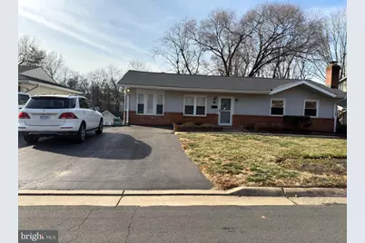 905 W Poplar Road, Sterling, VA 20164 - Photo 54