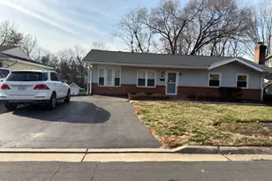 905 W Poplar Rd, Sterling, VA 20164 - Photo 54