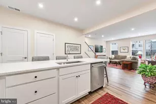 20276 Newfoundland Sq, Ashburn, VA 20147 - Photo 10