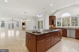 43589 Edison Club Ct, Ashburn, VA 20147 - Photo 6