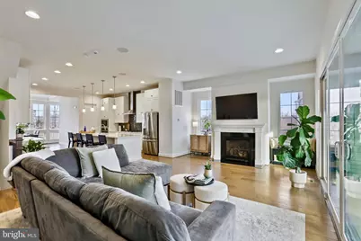 20305 Savin Hill Drive, Ashburn, VA 20147 - Photo 6