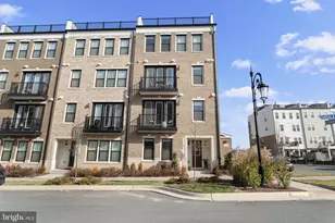 42662 Darala Dr, Ashburn, VA 20147 - Photo 2