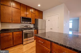 21027 Ashburn Heights Dr, Ashburn, VA 20148 - Photo 16