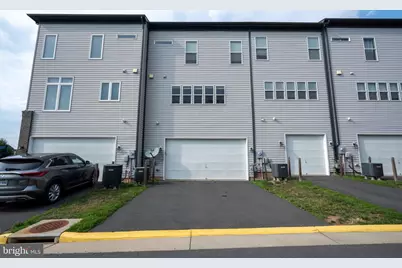 21027 Ashburn Heights Drive, Ashburn, VA 20148 - Photo 4