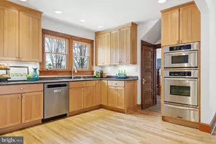 126 S 29th St, Purcellville, VA 20132 - Photo 12