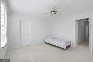 20913 Solomons Ct, Sterling, VA 20165 - Photo 26