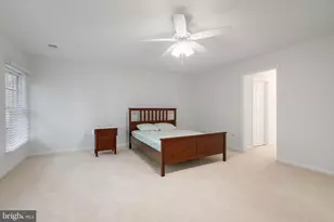 20913 Solomons Ct, Sterling, VA 20165 - Photo 18