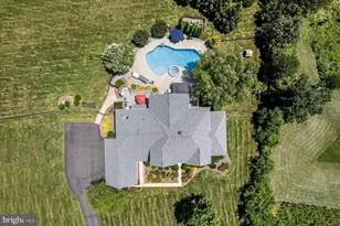 18132 Shenstone Ct, Leesburg, VA 20175 - Photo 2