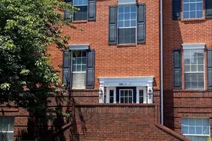 660 Gateway Dr SE, Leesburg, VA 20175 - Photo 1