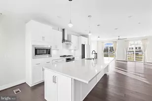 23158 Horseshoe Trl Sq, Ashburn, VA 20148 - Photo 14