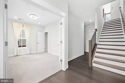 23158 Horseshoe Trail Square, Ashburn, VA 20148 - Photo 2