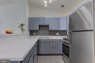 645 Constellation Square SE #J, Leesburg, VA 20175 - Photo 10