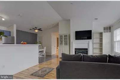 645 Constellation Square SE #J, Leesburg, VA 20175 - Photo 2