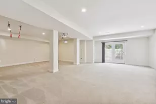 42938 Courtland Chase Square, Ashburn, VA 20148 - Photo 16